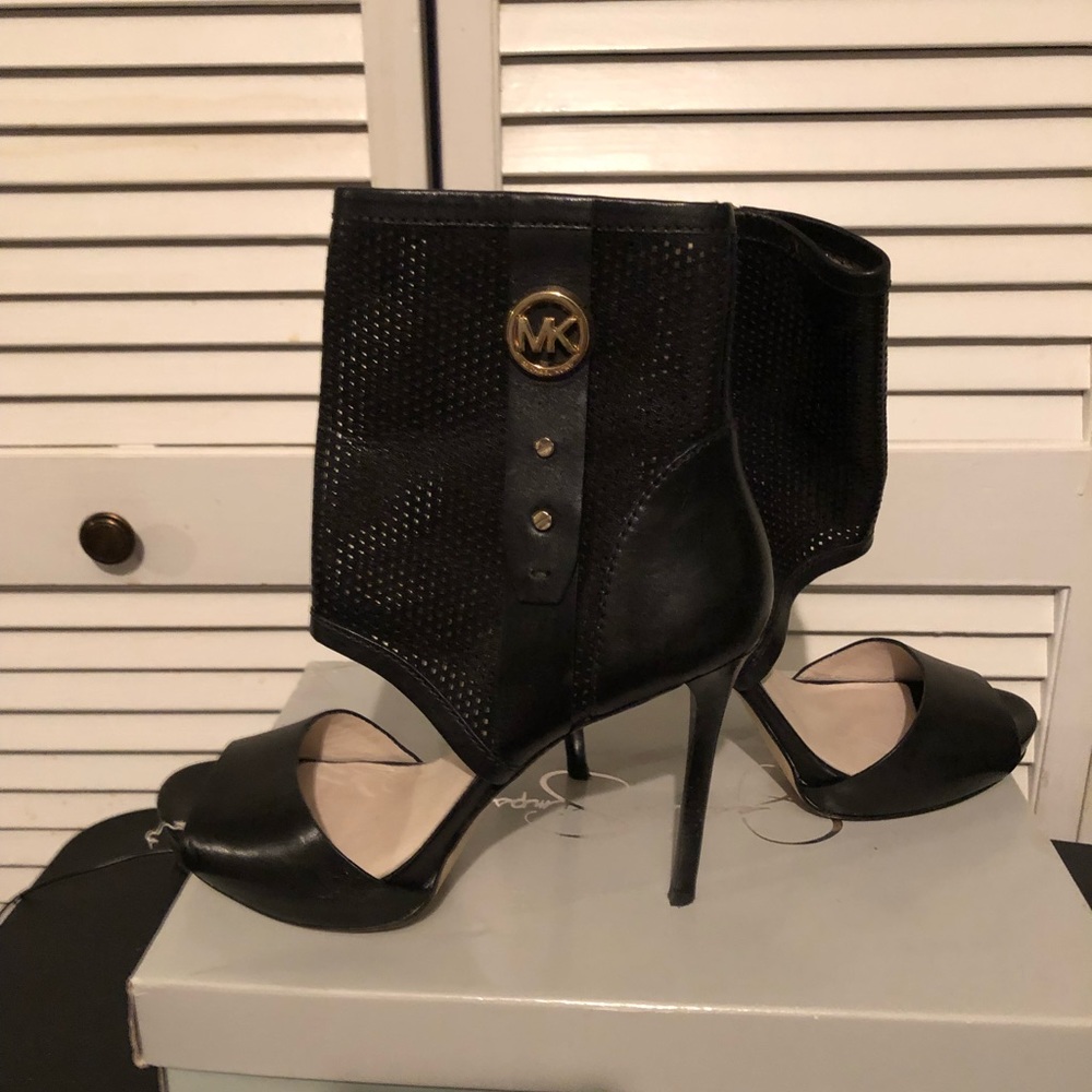 Michael Kors heel bootie